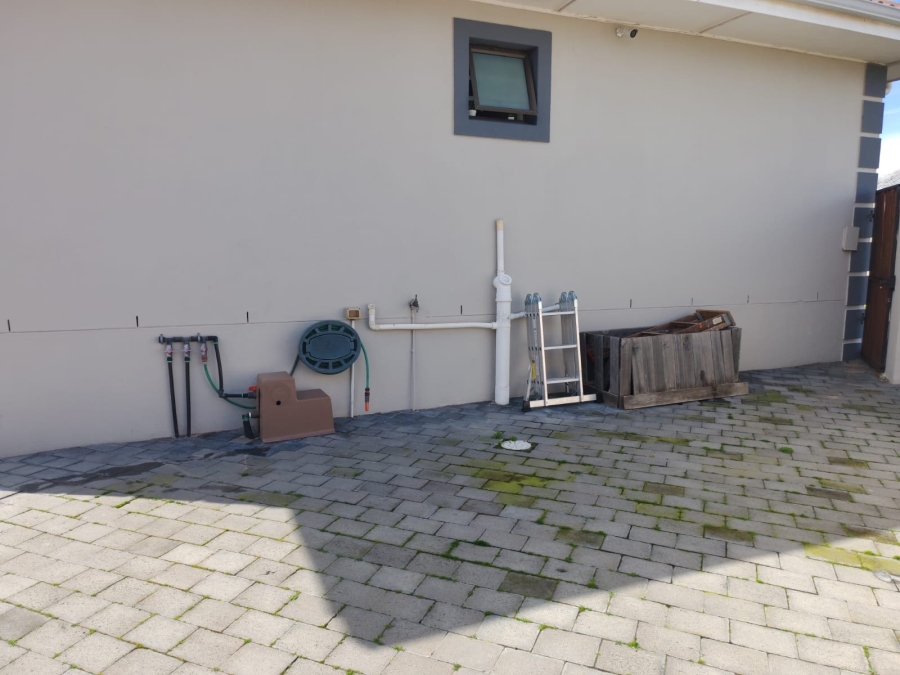 2 Bedroom Property for Sale in Hagley Western Cape